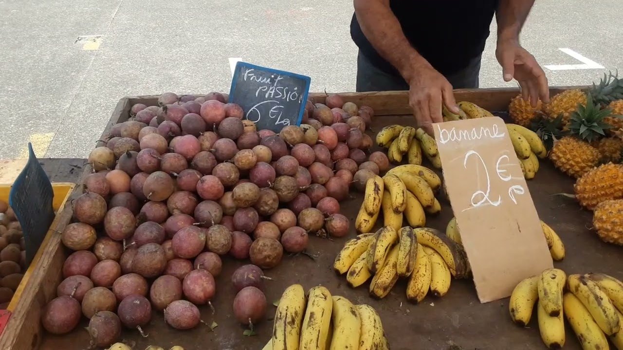 MARCHÉ FORAIN DE LA POSSESSION RÉUNION DU SAMEDI.