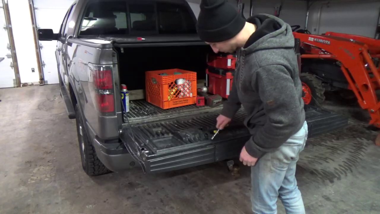 Easy Tailgate Fix! YouTube
