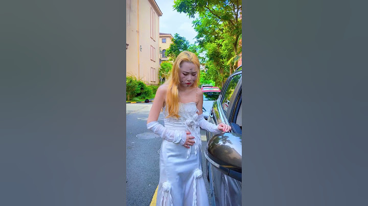 小丑帮助了路边挨饿的女孩#小丑 #shorts