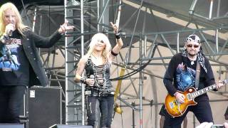 Saxon feat. Doro Pesch - Denim and Leather (live) chords