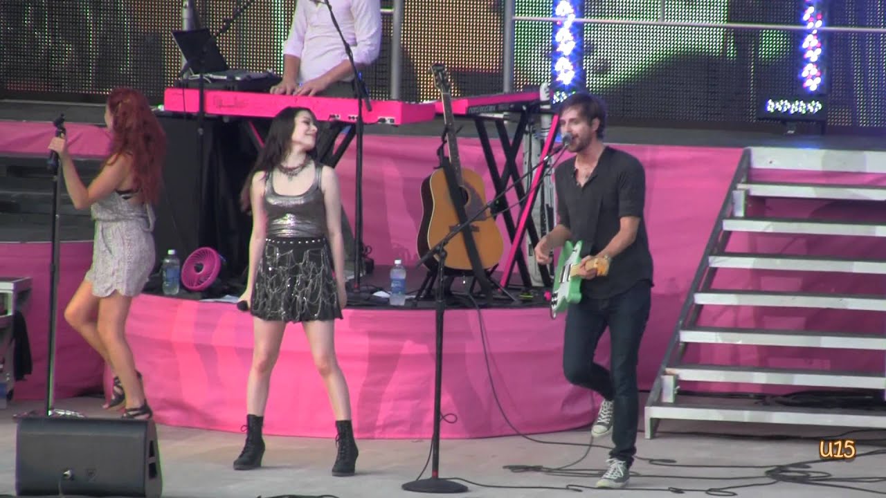 Miranda Cosgrove - High Maintenance