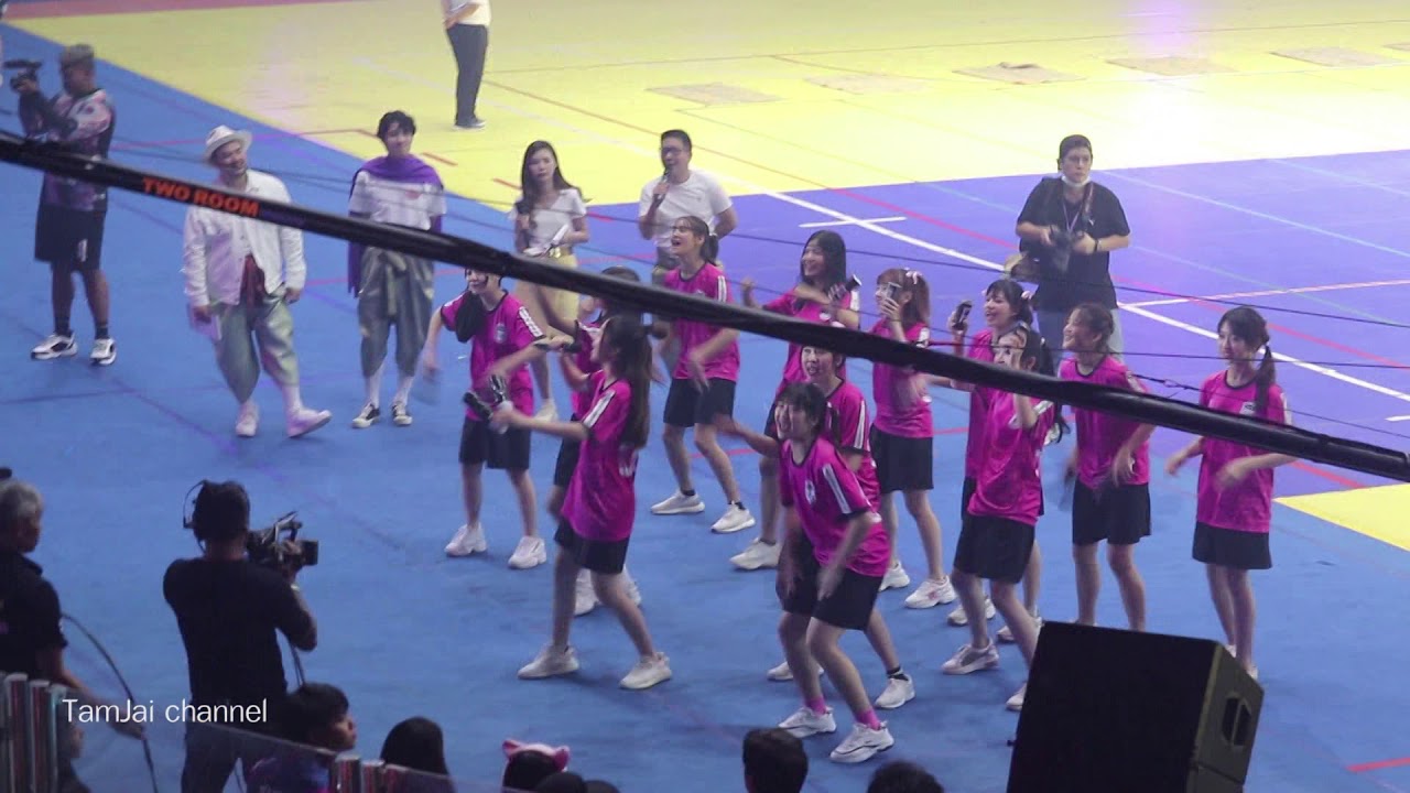 เก็บตกภาพสีชมพูงานเทศกาลกีฬาสีบางกอก๔๘