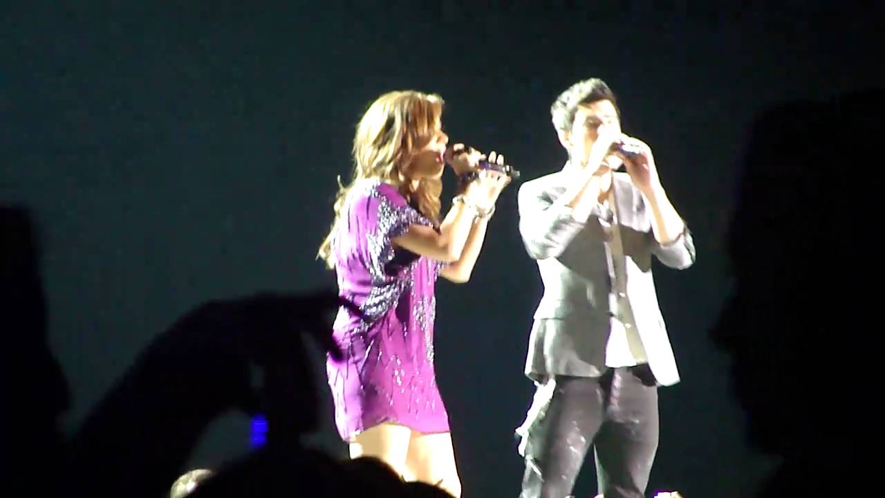 Joe Jonas & Demi Lovato - Wouldn't Change A Thing - 8/28/10