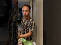 لما تعمل مفاجئه لصحابك وتفاجئهم بصديق اجنبي ومفيش حد فاهم التاني 31 موقفي