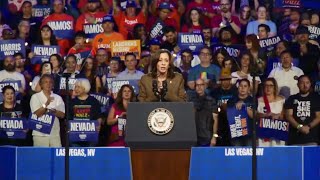 WOW: MASSIVE Kamala crowd OBLITERATES Trump
