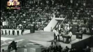 Watch Nomadi Un Pugno Di Sabbia video