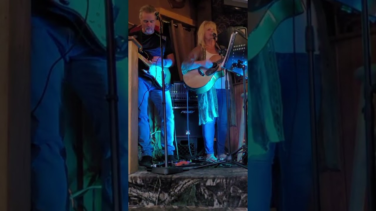 Music by Wilma Cutlip live at Beanders