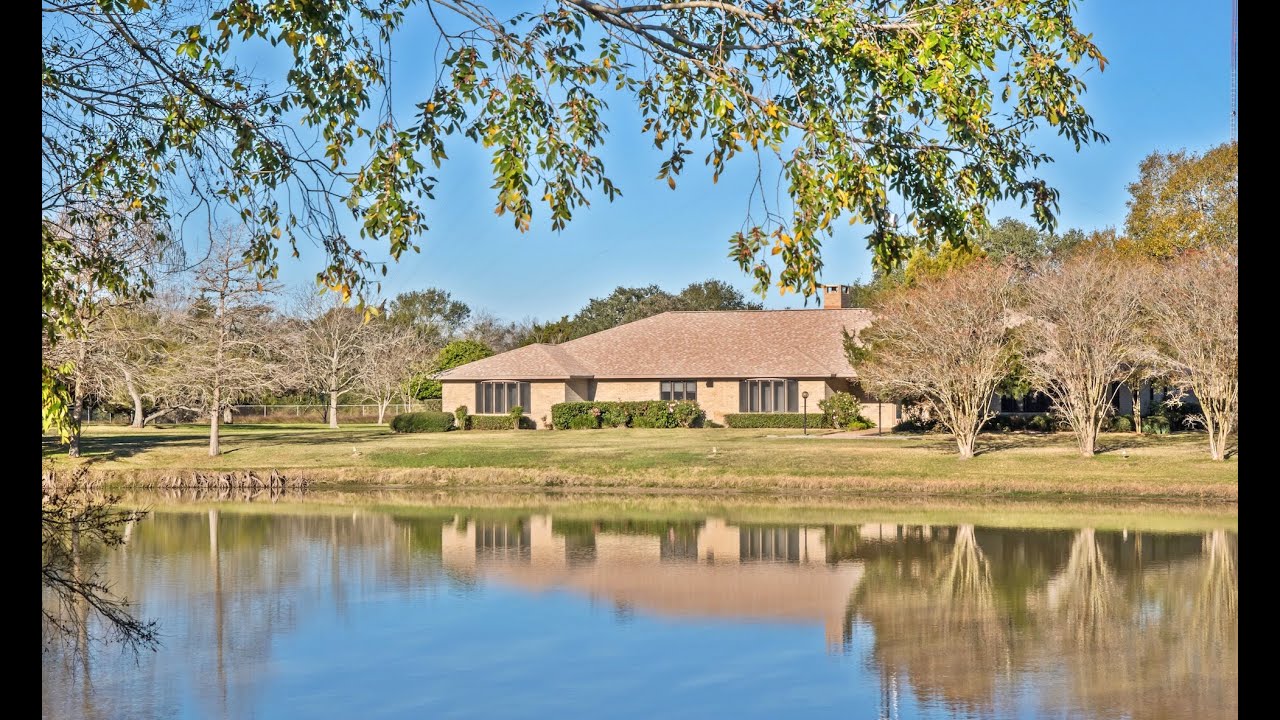 712 Gilbert Road - YouTube