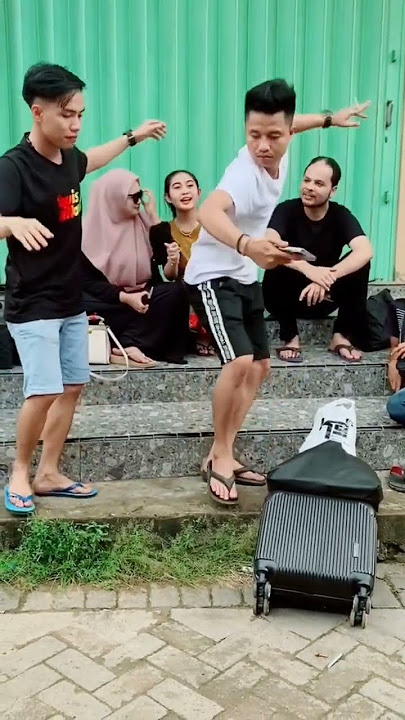 Fajar Syahid & Anas Fikry Joget Terbang (terpeng) ala MADURA‼️Istri-istrinya Kaget🤣bersama Pimp. KA