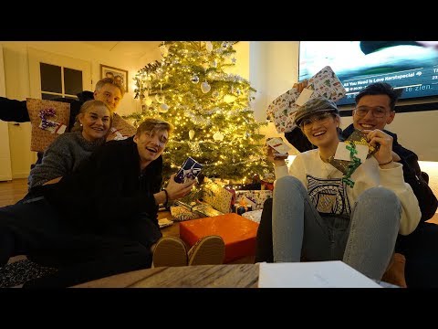 Video: Cadeaus Voor Kerstmis In Verschillende Landen