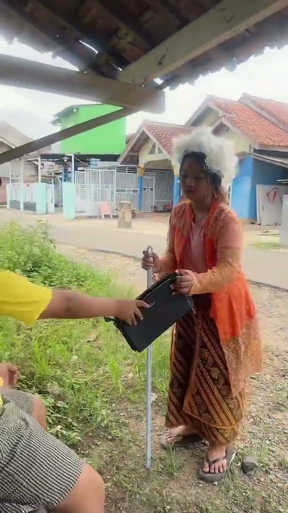 Vidio kocak dan gokil @nyaikembang1nyaikembang1 /kisah dompet ajaib ?