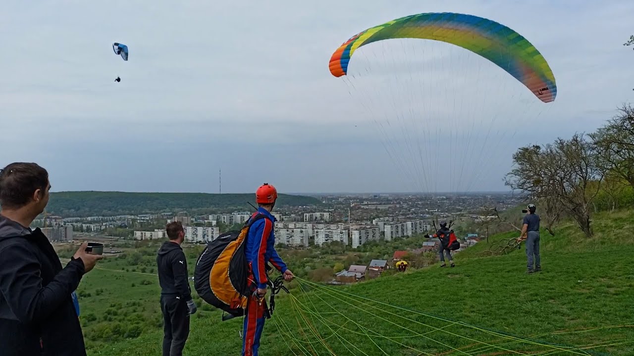 "Полёт" на домашней горке. Отличные посадки на старт / Club's home spot action. Great toplandings
