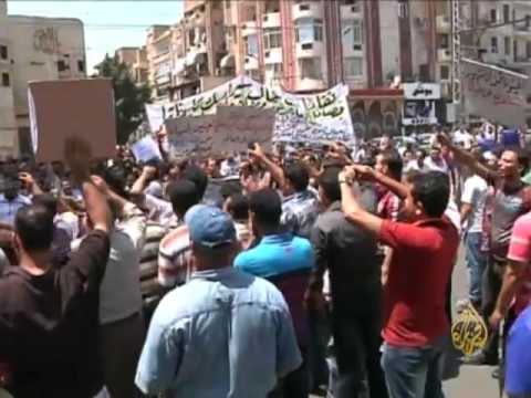 إنتقال مظاهرات الاحتجاج إلى أسوار الرئاسة المصرية