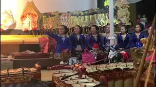 Ritual sinden sebelum pentas