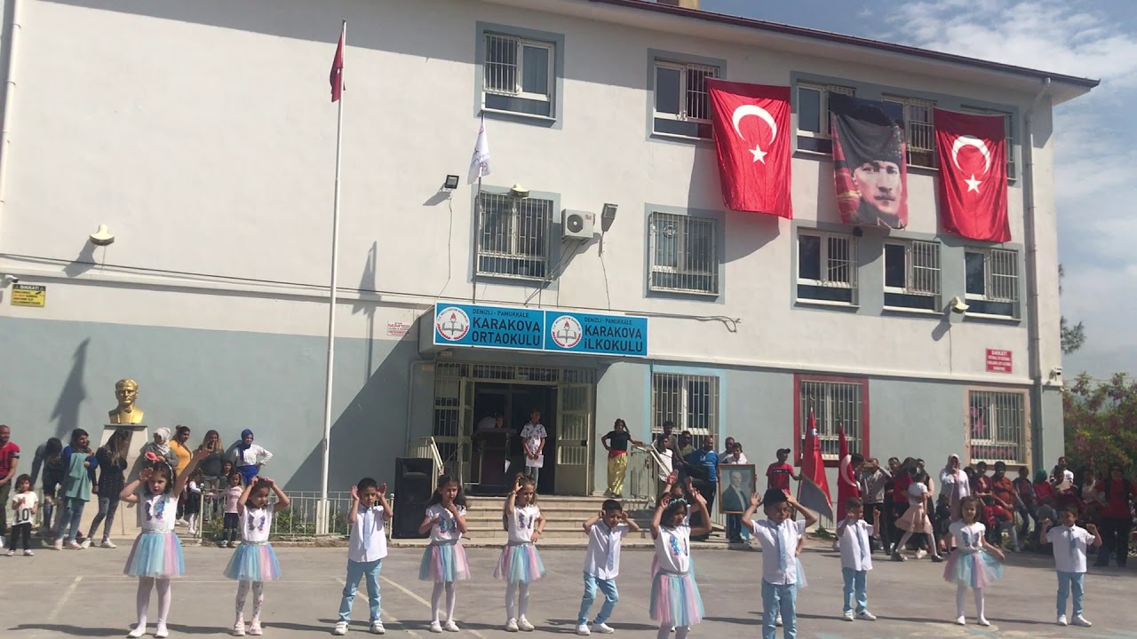 Anasınıfı Gösterisi(Köy Yolunda)