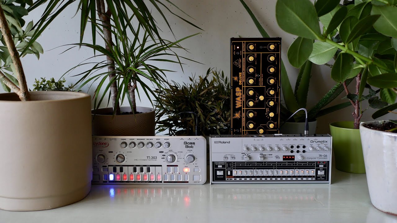 Snot Monkey - Acid 094 (Roland TR-06, Cyclone Analogic TT-303, Behringer WASP) (dreamy electro acid)