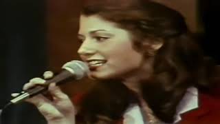 Amy Grant - A Circle Of Love - Intro And Old Man's Rubble - (1980) - (2K Full HD)
