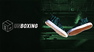 Akedo X The Matrix High-Top Trainers Unboxing Zavvi Exclusive