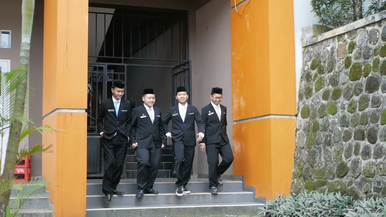 PELEPASAN SANTRI SMP-MTs-SMK-MA Syubbanul wathon Tegalrejo Tahun Ajaran 2024/2025