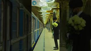 Николай Василенко поздравил екатеринбурженок в метро 🩷Он даже побыл в роли диктора
