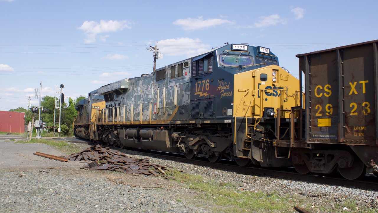 CSX B458 with the “Spirt Of Our Armed Forces” and MARC P853 meeting at ...