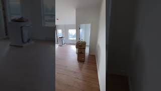 Unit 513 Upper Montrose Penthouse 3br, AC, 2 Covered Lots, Xtra Locker, Unblocked South Facing.