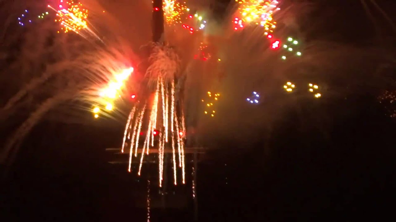Auckland New Zealand Fireworks for 2014 on skytower. YouTube