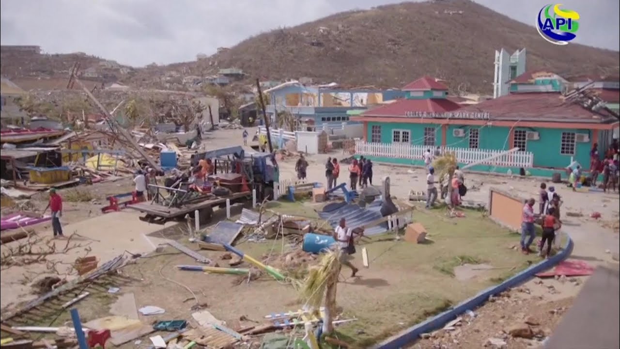 Hurricane Beryl: At least 7 dead as storm heads toward Jamaica - YouTube