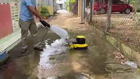 Máy chà sân rong rêu lâu ngày