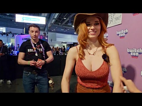 Amouranth Fans Scared Of Touching Her At TwitchCon ✋ (Try Not To Cringe Challenge)