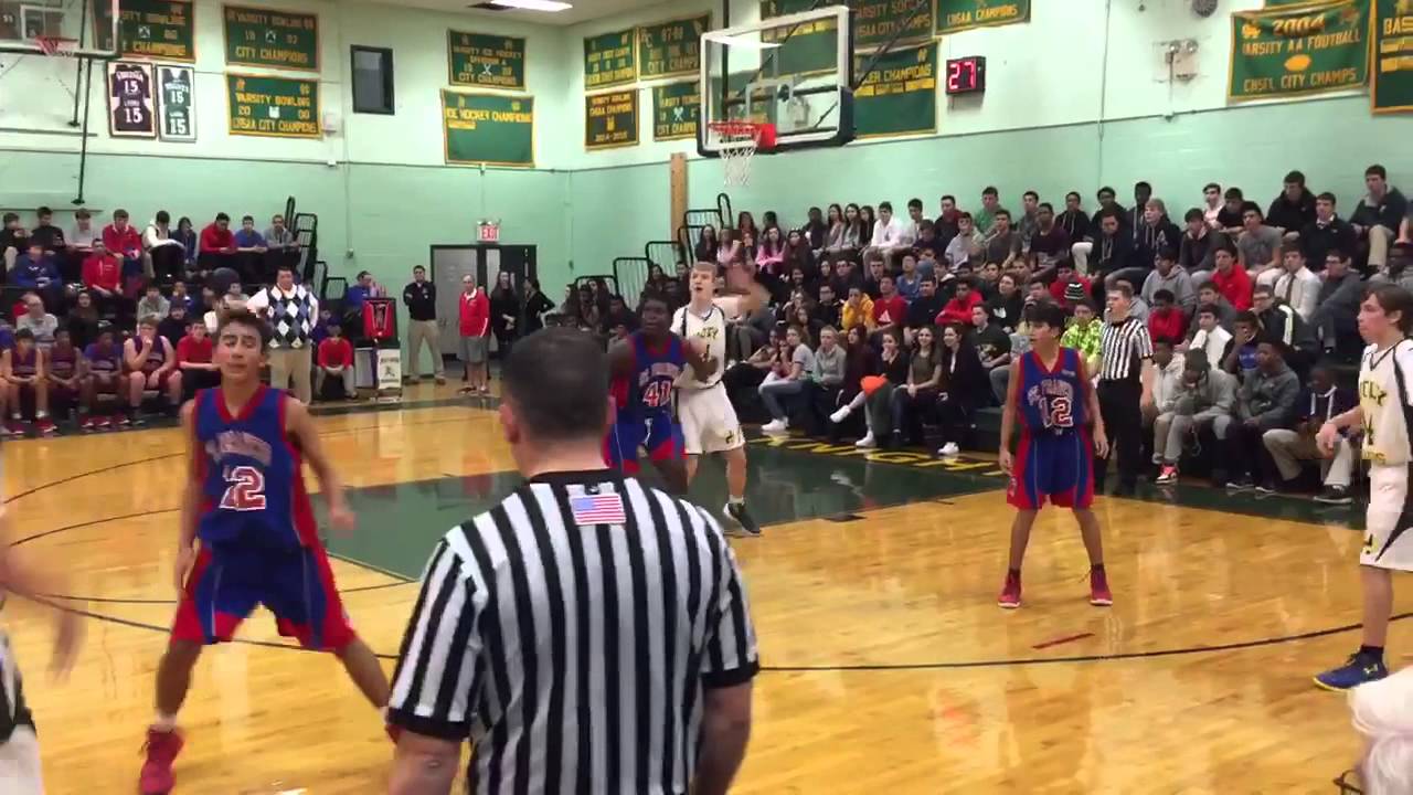 Sean Flynn Holy Cross Basketball Post Entry Pass From Lightning