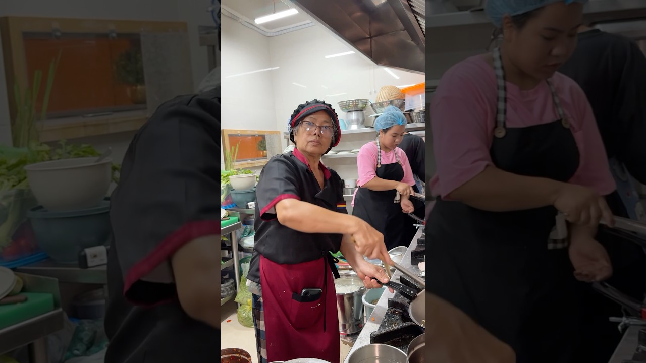 65 year old Thai chef at Thai Orchid by Maa's Kitchen 