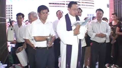 Lễ tang Ông Phêrô Nguyễn Văn Tuyến phần 1.mpg