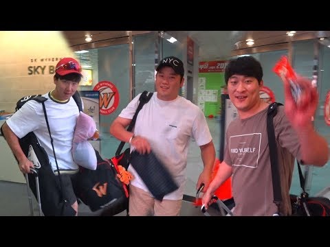 이른 저녁 원정길을 떠나는 선수들☔️ㅣ퇴근길직캠🎥