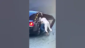 خطف عامل محطة 