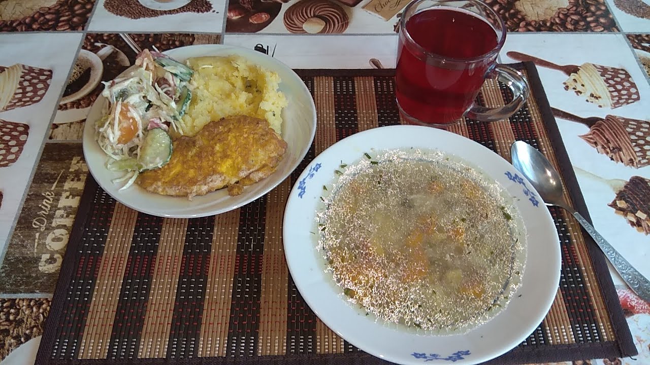 Что На Обед: Куриный Суп/ Картофель с Маслом и Укропом/ Отбивные в ...