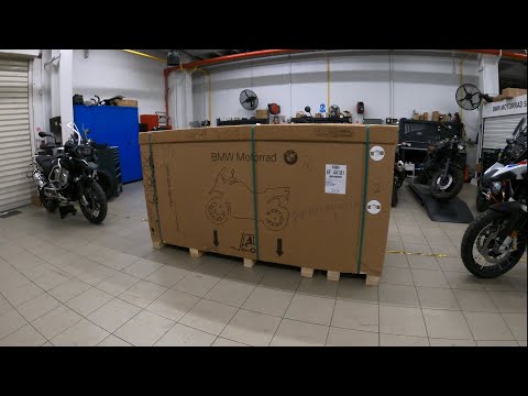 Βίντεο: BMW S 1000 RR: 207 hp για ένα Superbike 10 kg ελαφρύτερο, πιο τεχνολογικό και ριζοσπαστικό από ποτέ