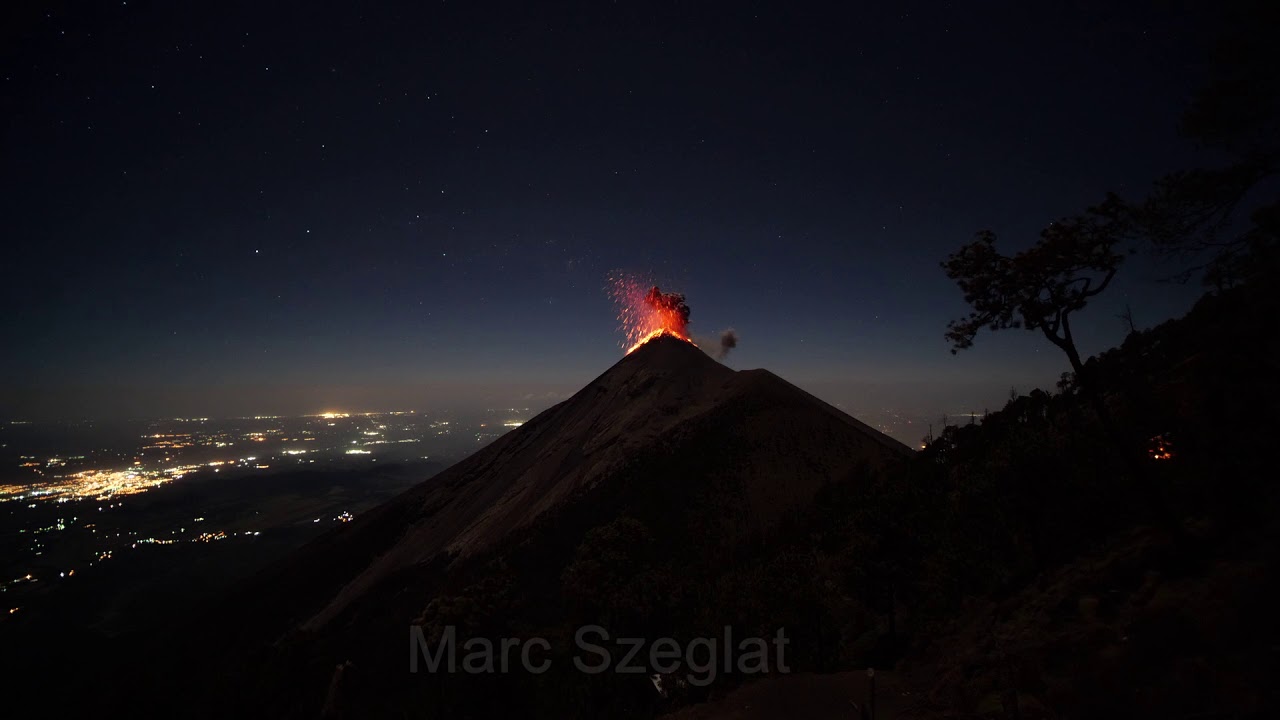 Vulkan Fuego In Guatemala