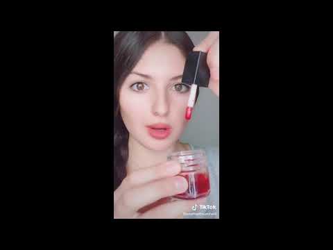 صنعت احمر شفاه بمواد طبيعية