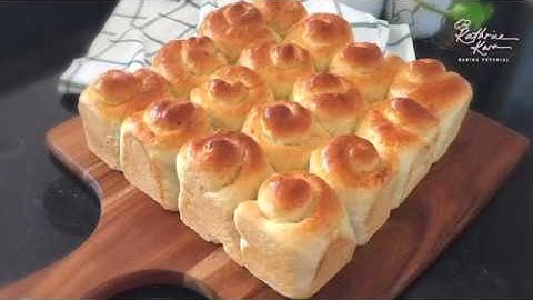 Chicken Floss Dinner Rolls 鸡丝面包卷