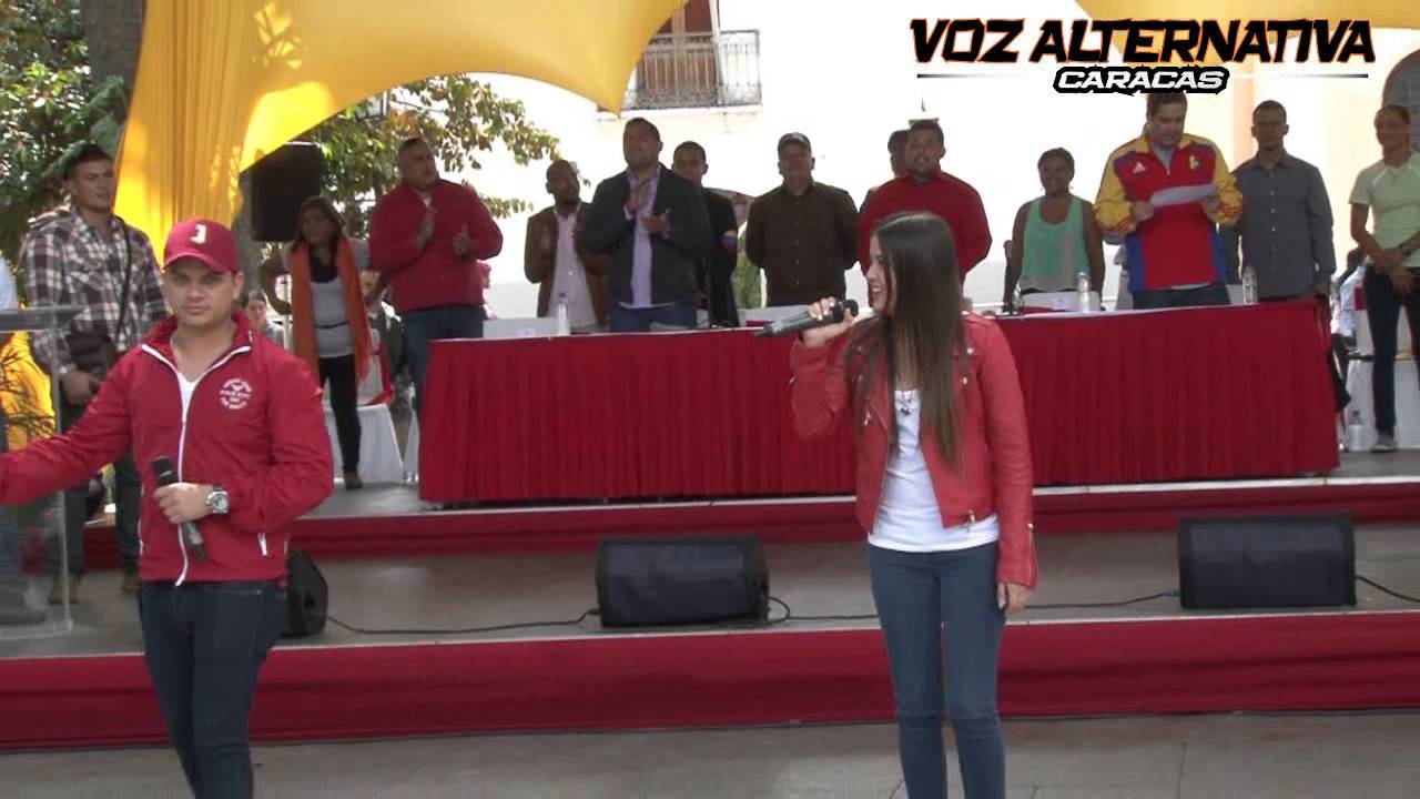OMAR ACEDO Y DANIELA CABELLO, canta a capela en la entrega de la orden Robert Serra