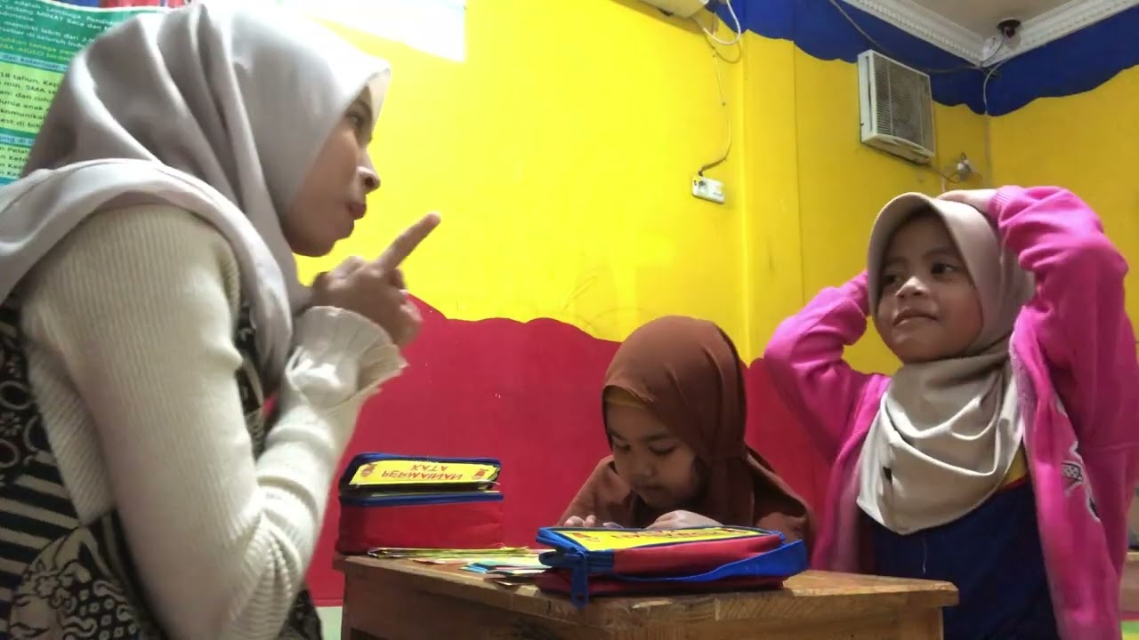 Praktek Bermain Baca bacaan Hari ke 18 Siti Khoiriah