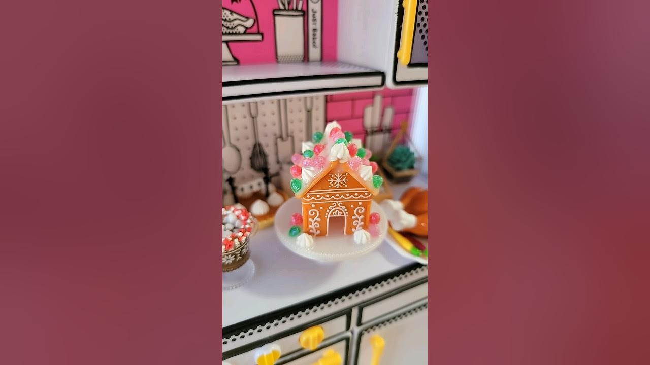 MINI GINGERBREAD HOUSES AND HOT COCOA? Unboxing MGA's Miniverse