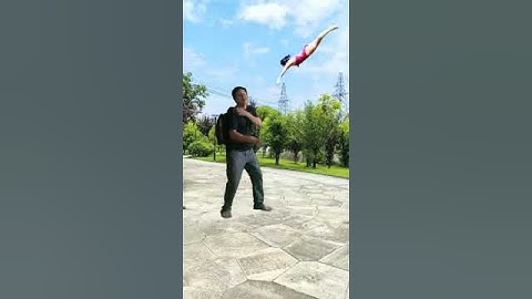 Vui nhộn chụp lấy cô gái nhảy xuống biển #vfxkhoaminh