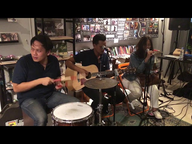 Anomalyst - Sudah [featuring Danilla] (Acoustic Live at Kios Ojo Keos 15/10/2018) class=