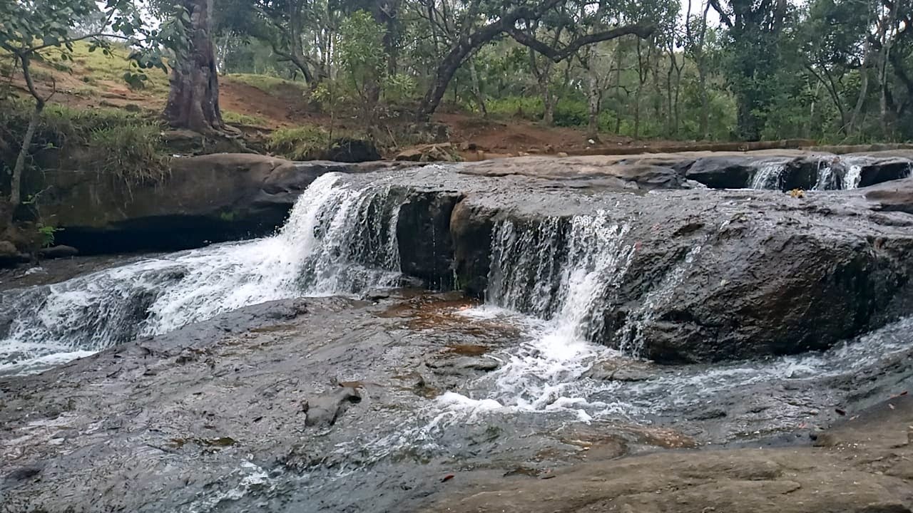 A CACHOEIRA DO JACIRA, A TORRE MEDIEVAL E O VULTO