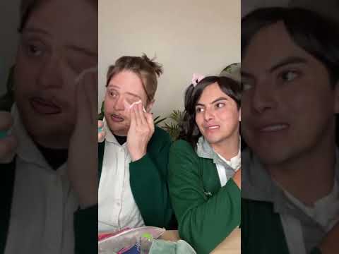 Nayeli y Citlali se dan cuenta que la Vicky y Carlos Oswaldo son novios