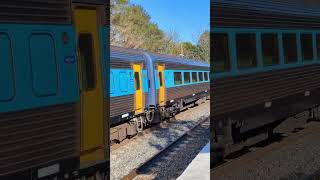 Melbourne XPT at Bundanoon ft. XP2017+XP2010 #nswtrainlink #transportnsw #xpt