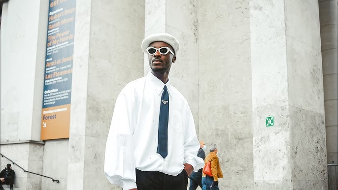 StreetStyle at Louis Vuitton - Paris Fashion Week Men Spring Summer 2019 -  Palais Royal - Paris - France Stock Photo - Alamy