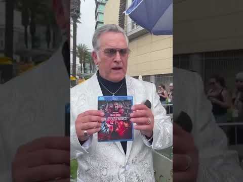 Bruce Campbell signing